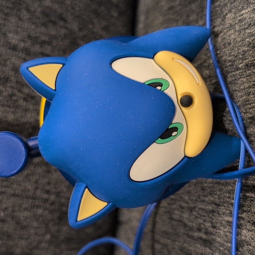 Sonic The Hedgehog Headphones With Jack, NEW - Picture 2 of 9